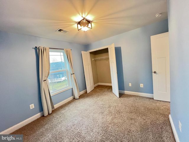 1697 RAVEN DR, Chambersburg, PA 17202