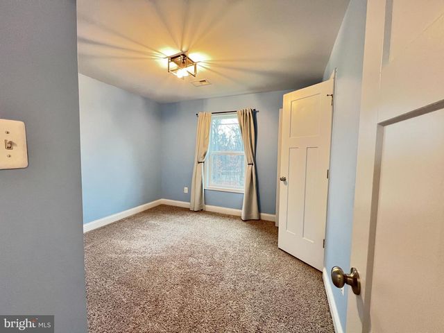 1697 RAVEN DR, Chambersburg, PA 17202