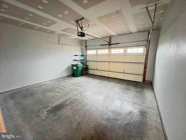 1697 RAVEN DR, Chambersburg, PA 17202