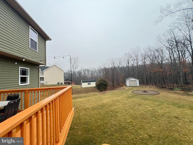 1697 RAVEN DR, Chambersburg, PA 17202