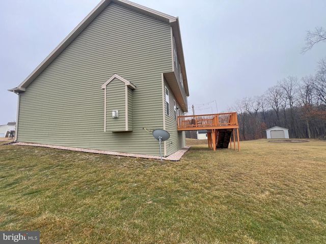 1697 RAVEN DR, Chambersburg, PA 17202