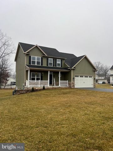 1697 RAVEN DR, Chambersburg, PA 17202
