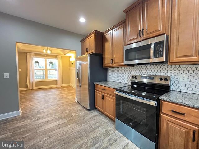 1697 RAVEN DR, Chambersburg, PA 17202