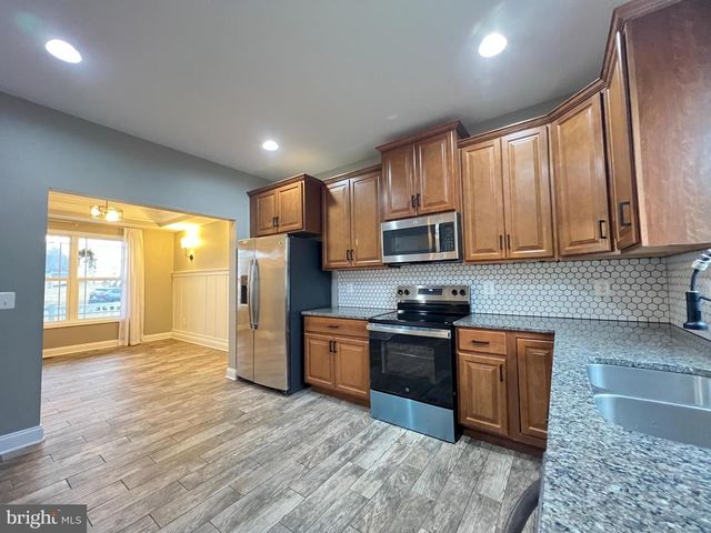 1697 RAVEN DR, Chambersburg, PA 17202