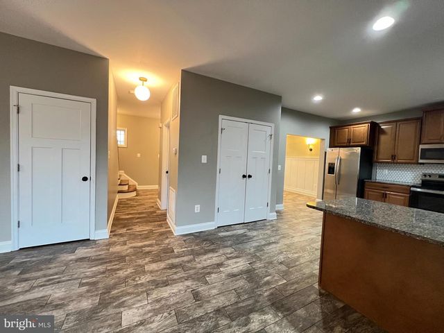 1697 RAVEN DR, Chambersburg, PA 17202