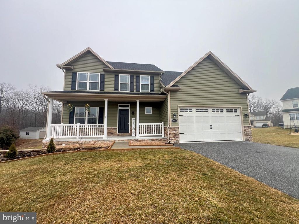 1697 RAVEN DR, Chambersburg, PA 17202