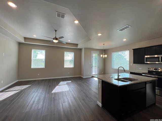 3500 TRIPPS PL, Seguin, TX 78155