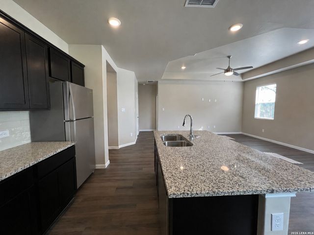 3500 TRIPPS PL, Seguin, TX 78155