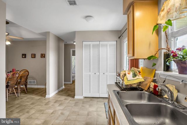 110 HIDDENWOOD DR, Harrisburg, PA 17110