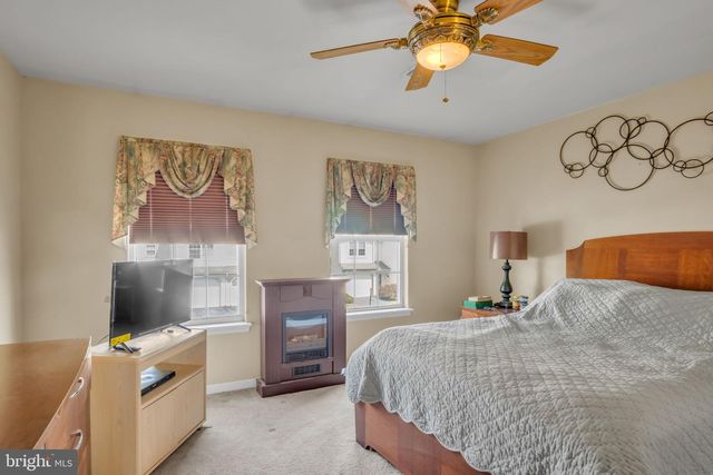 110 HIDDENWOOD DR, Harrisburg, PA 17110