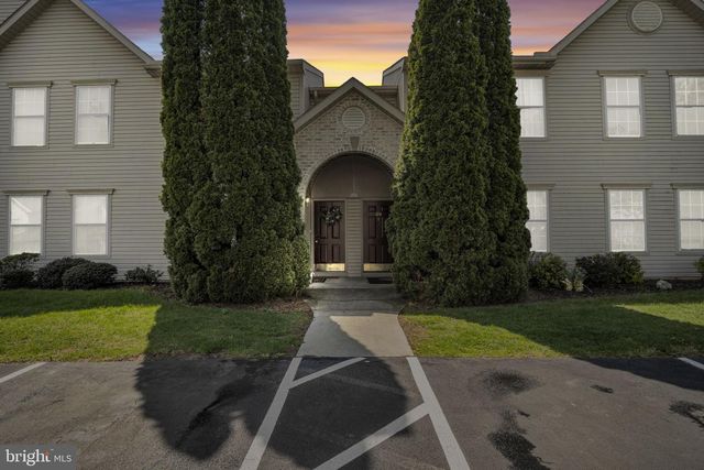 110 HIDDENWOOD DR, Harrisburg, PA 17110