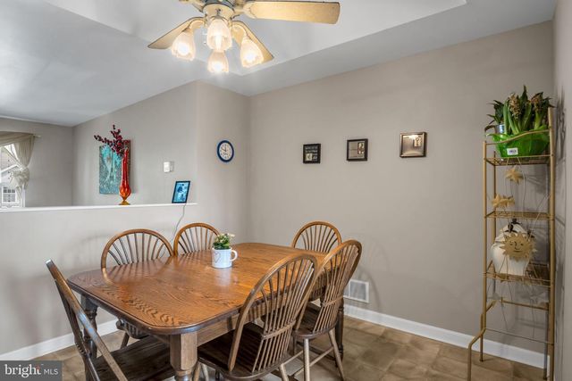 110 HIDDENWOOD DR, Harrisburg, PA 17110