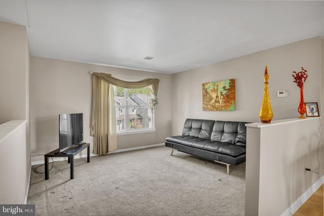 110 HIDDENWOOD DR, Harrisburg, PA 17110