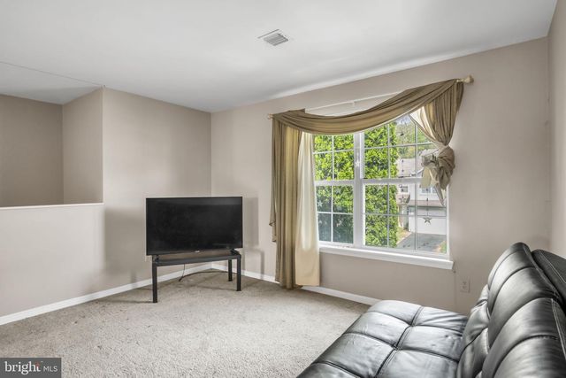 110 HIDDENWOOD DR, Harrisburg, PA 17110