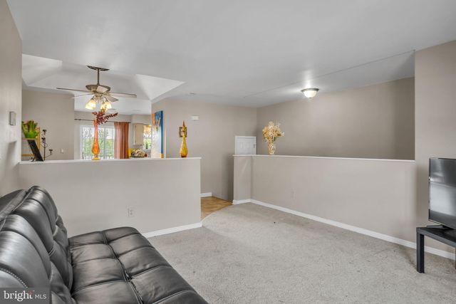 110 HIDDENWOOD DR, Harrisburg, PA 17110
