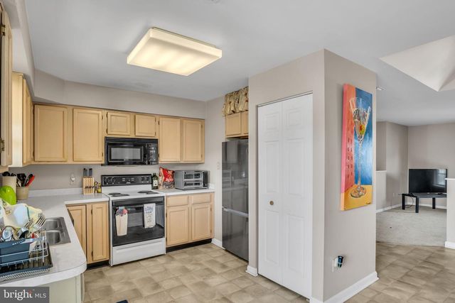 110 HIDDENWOOD DR, Harrisburg, PA 17110