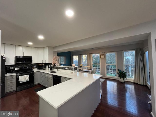 24 AURELIE DR, Fredericksburg, VA 22406