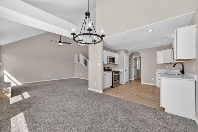 816 Acapulco Road NE, Rio Rancho, NM 87144