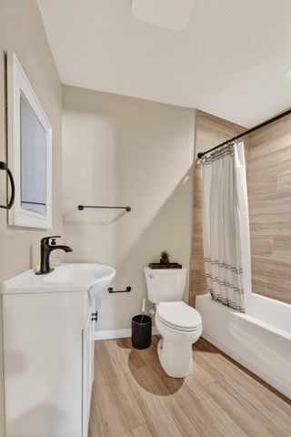 816 Acapulco Road NE, Rio Rancho, NM 87144