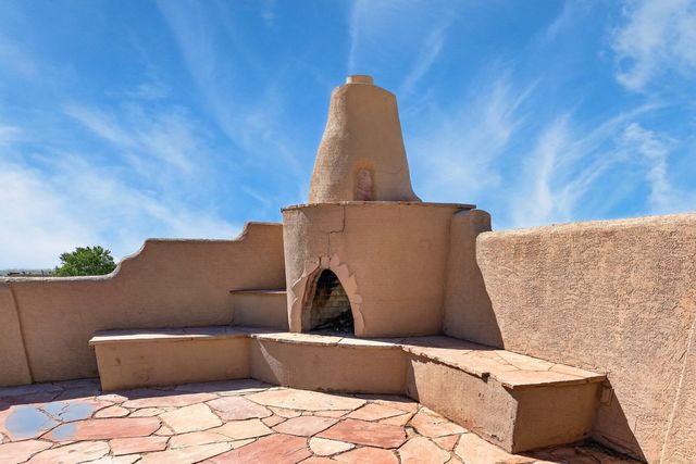 816 Acapulco Road NE, Rio Rancho, NM 87144