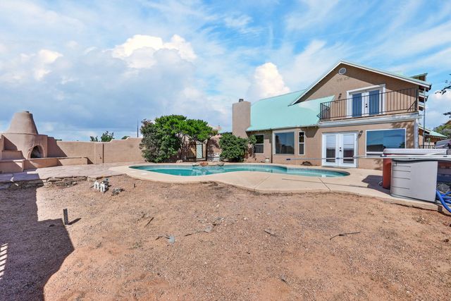 816 Acapulco Road NE, Rio Rancho, NM 87144