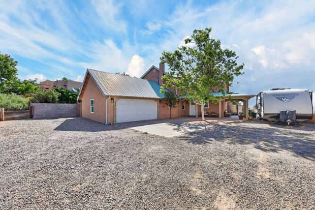 816 Acapulco Road NE, Rio Rancho, NM 87144