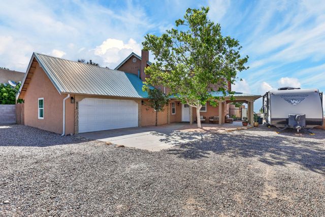816 Acapulco Road NE, Rio Rancho, NM 87144