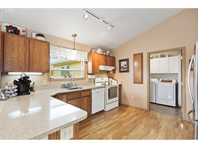 64 SEELY Dr, Goldendale, WA 98620