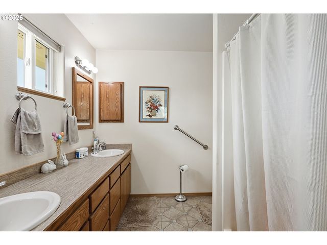 64 SEELY Dr, Goldendale, WA 98620