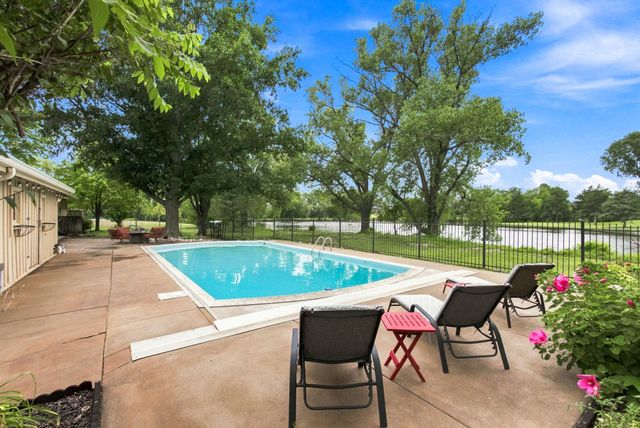 1511 S Phyllis Ln, Andover, KS 67002