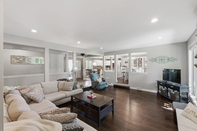 1511 S Phyllis Ln, Andover, KS 67002