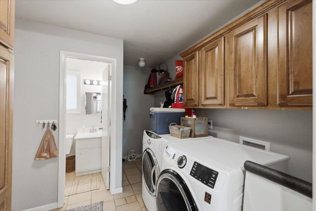 1511 S Phyllis Ln, Andover, KS 67002