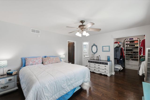 1511 S Phyllis Ln, Andover, KS 67002