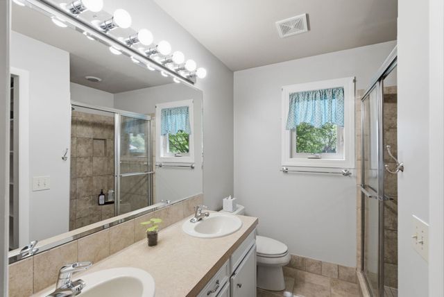 1511 S Phyllis Ln, Andover, KS 67002
