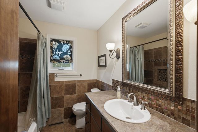 1511 S Phyllis Ln, Andover, KS 67002