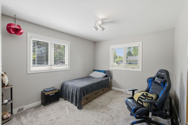 1511 S Phyllis Ln, Andover, KS 67002