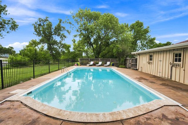 1511 S Phyllis Ln, Andover, KS 67002