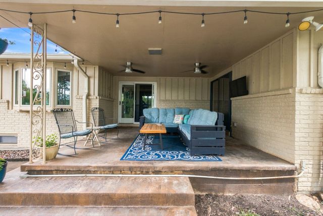 1511 S Phyllis Ln, Andover, KS 67002