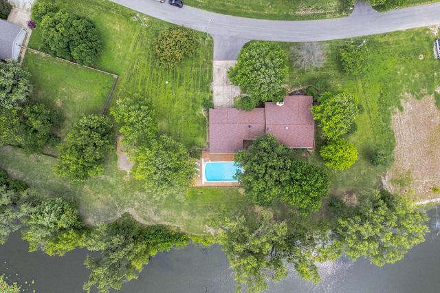 1511 S Phyllis Ln, Andover, KS 67002