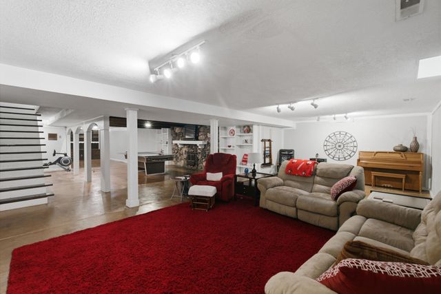 1511 S Phyllis Ln, Andover, KS 67002