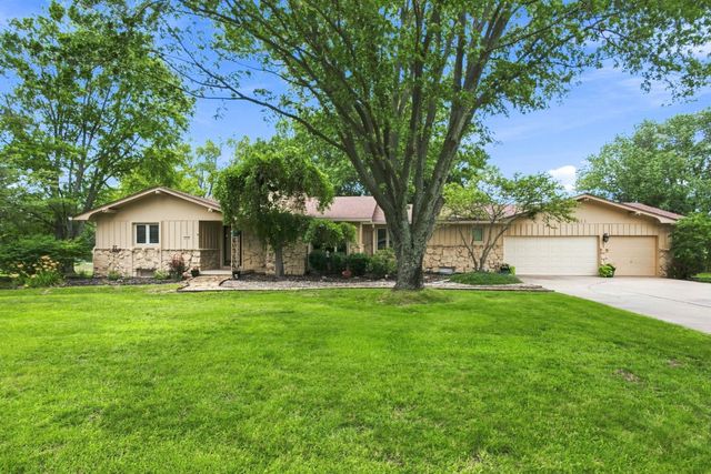 1511 S Phyllis Ln, Andover, KS 67002