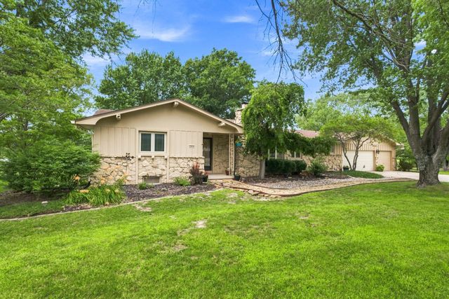1511 S Phyllis Ln, Andover, KS 67002
