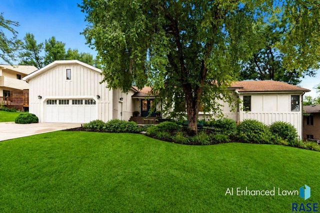321 E Aspen Dr Drive, Sioux Falls, SD 57105