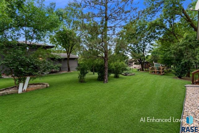 321 E Aspen Dr Drive, Sioux Falls, SD 57105