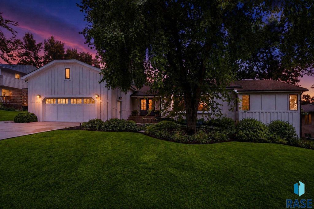 321 E Aspen Dr Drive, Sioux Falls, SD 57105