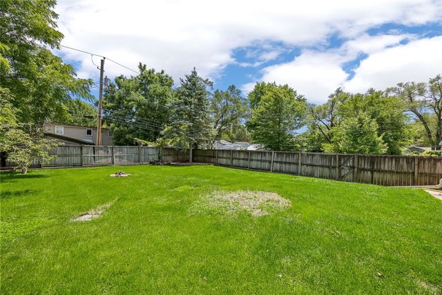 709 6th AVE, Coralville, IA 52241