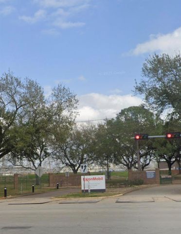 8 Bayvilla Street, Baytown, TX 77520