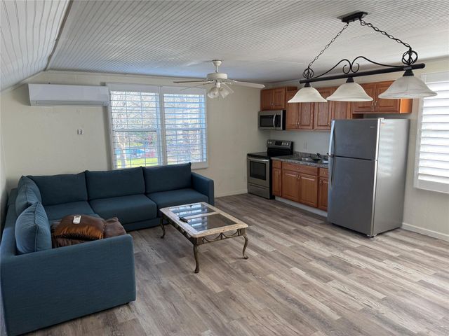 8 Bayvilla Street, Baytown, TX 77520