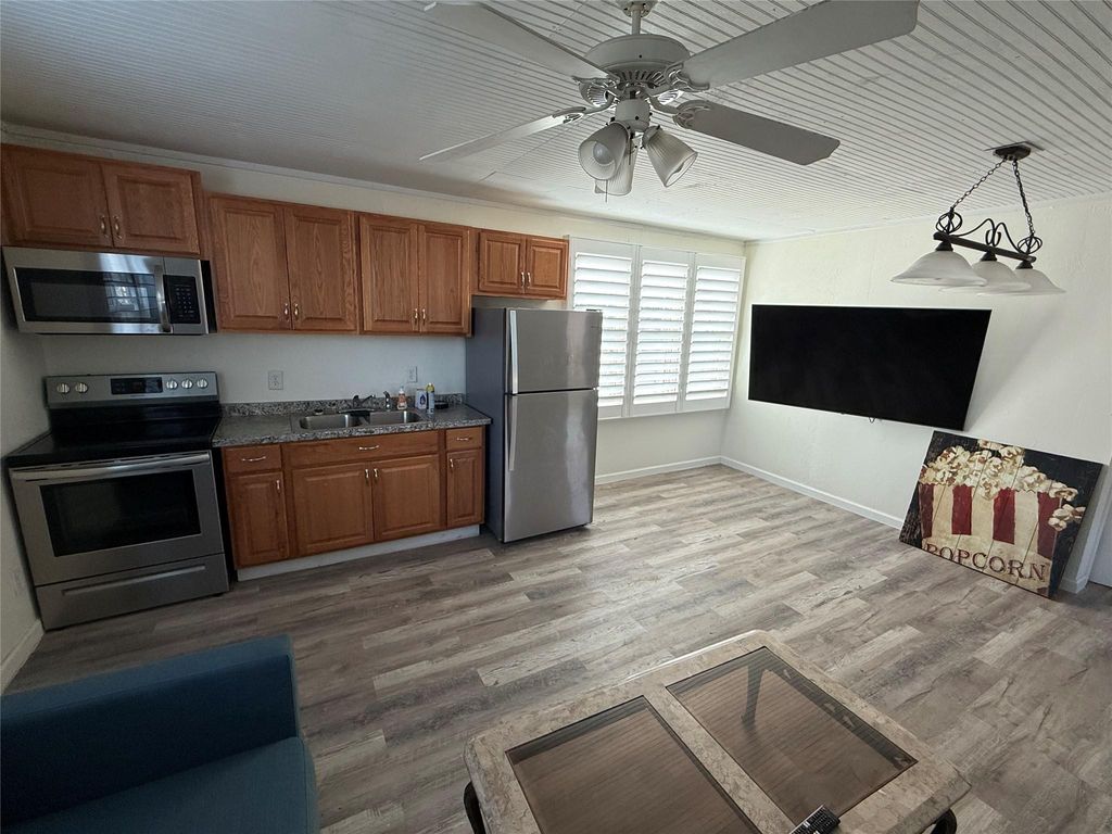 8 Bayvilla Street, Baytown, TX 77520