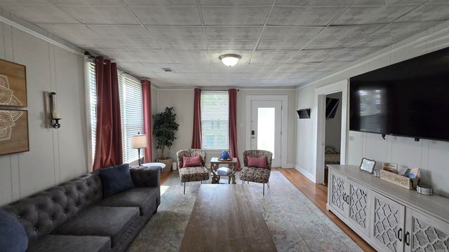 2812 W 7Th Street, Little Rock, AR 72205